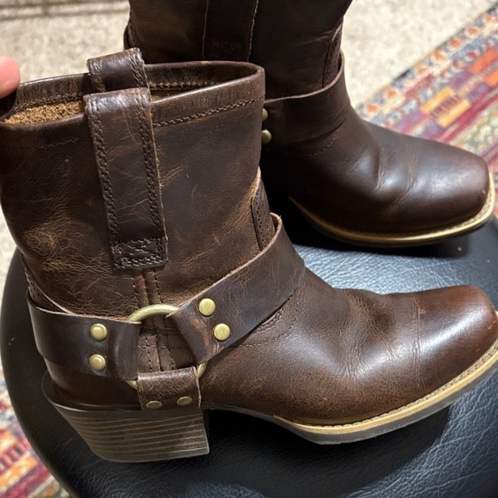 Justin Boots Dark Brown Ankle Booties